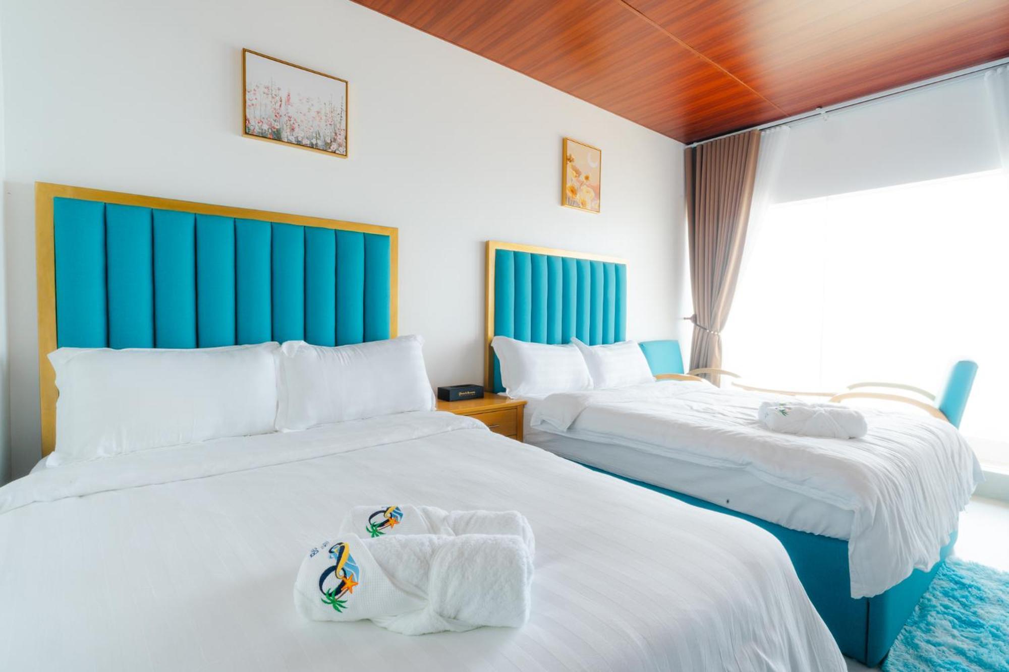 Q Beach Resort Cabangan Exterior photo