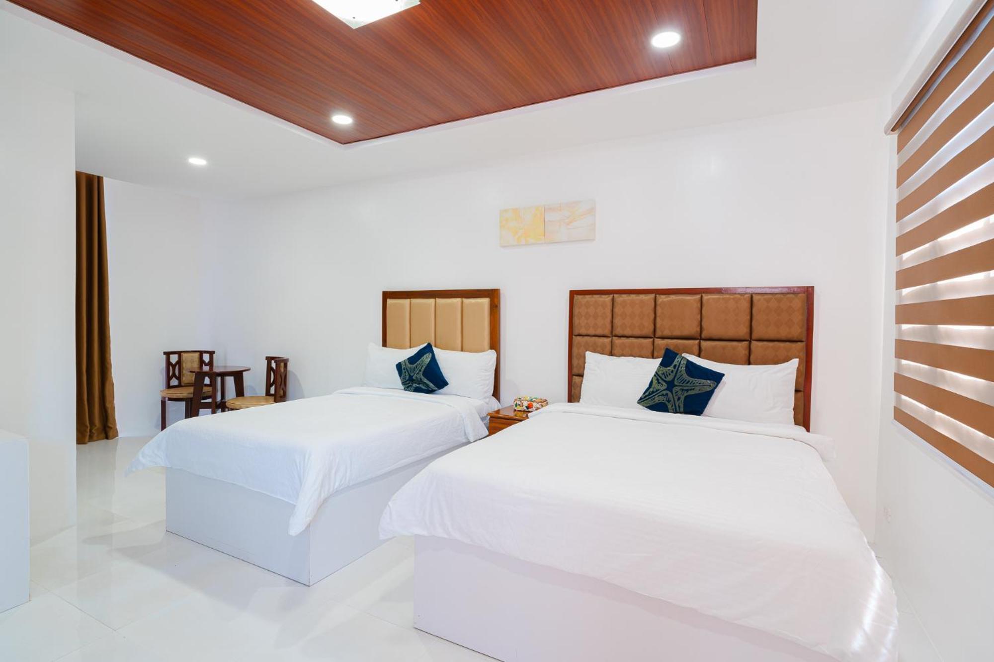 Q Beach Resort Cabangan Exterior photo