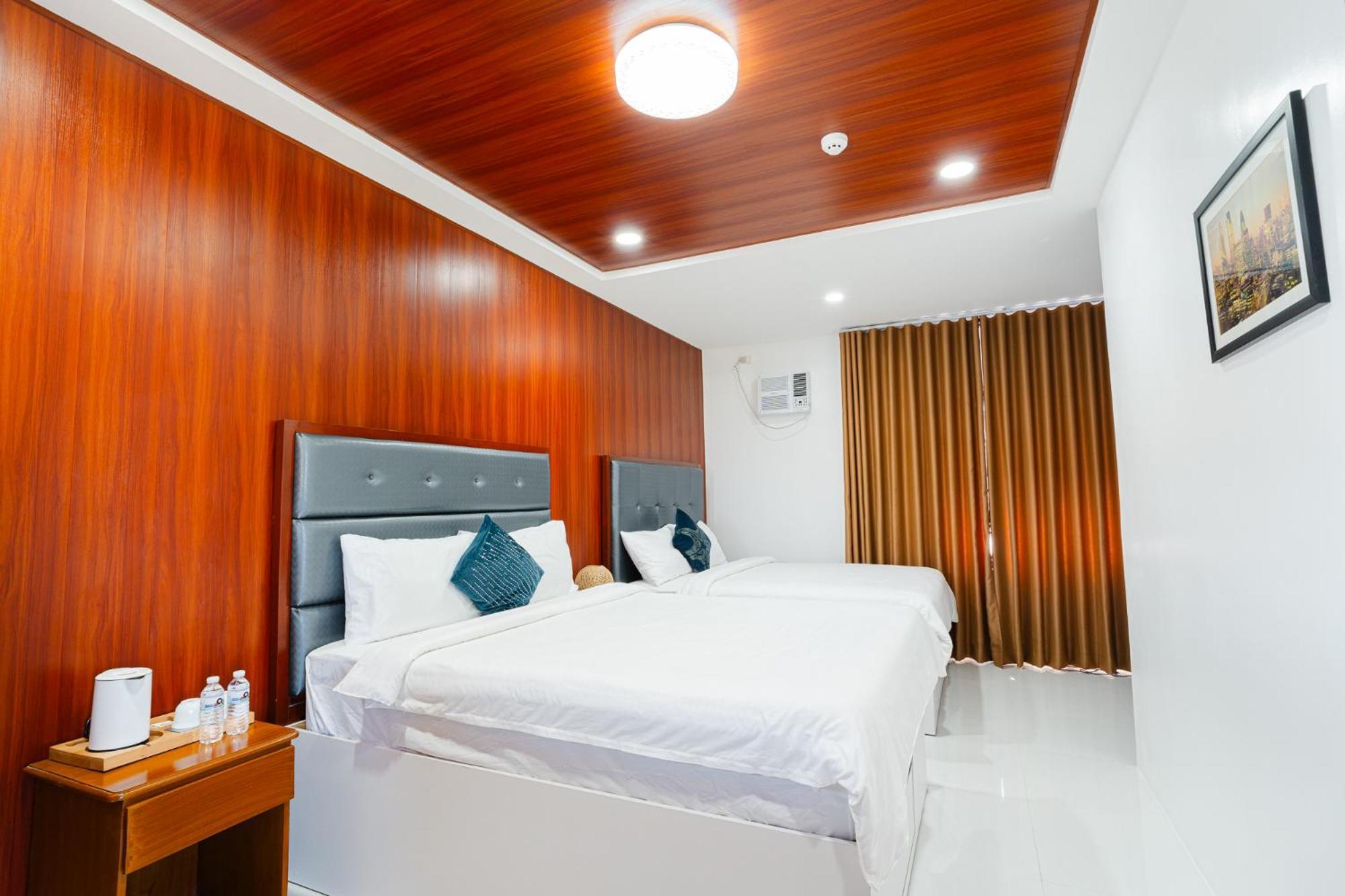 Q Beach Resort Cabangan Exterior photo