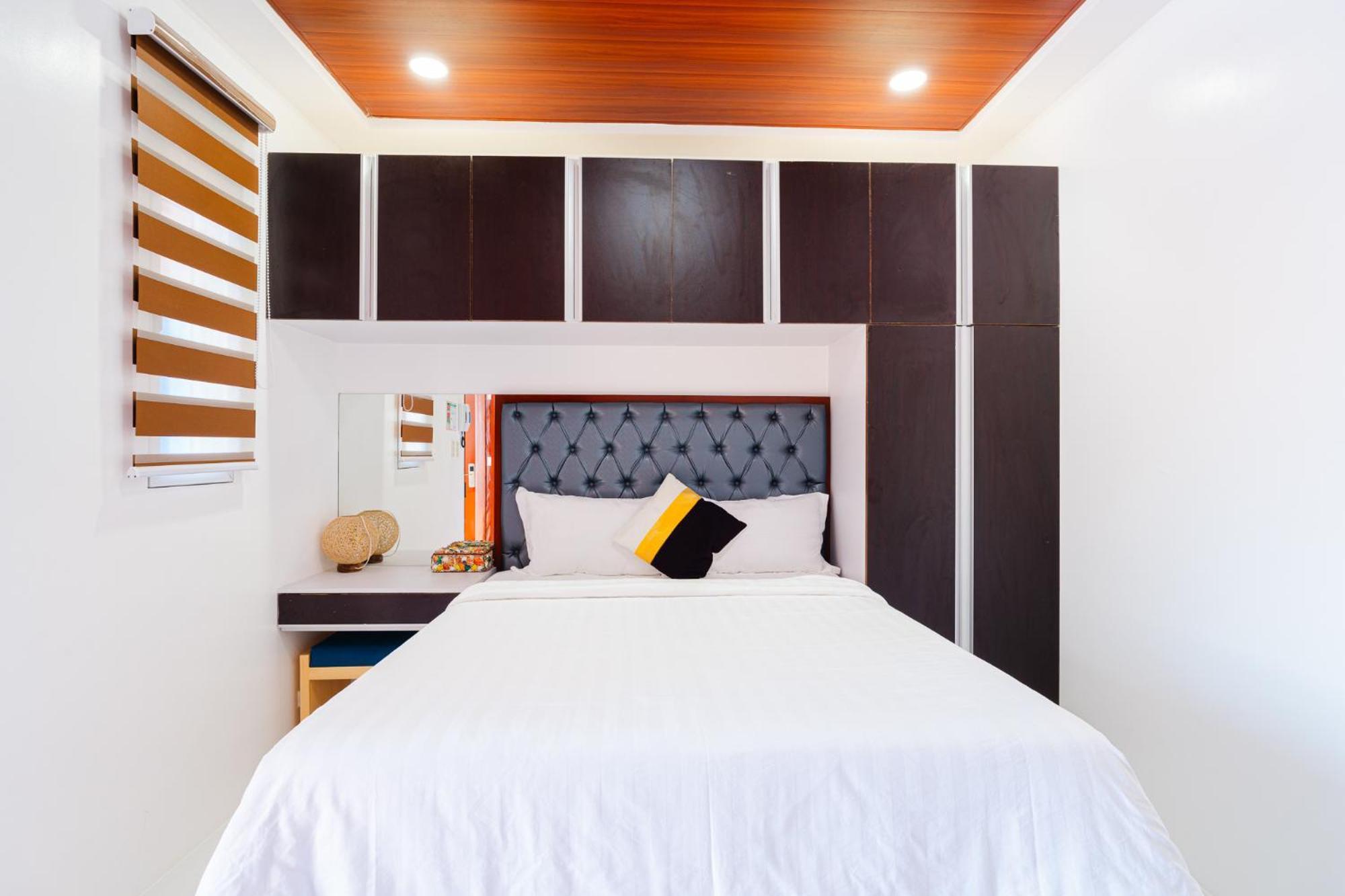 Q Beach Resort Cabangan Exterior photo